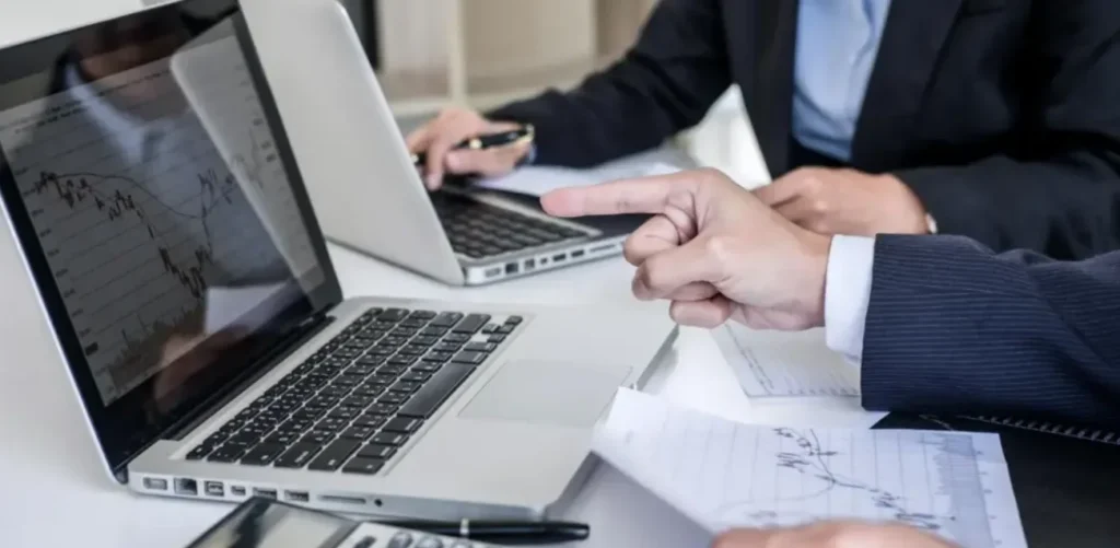 Payroll Outsourcing vs Payroll Software — Which Is Better? 1 Payroll Software